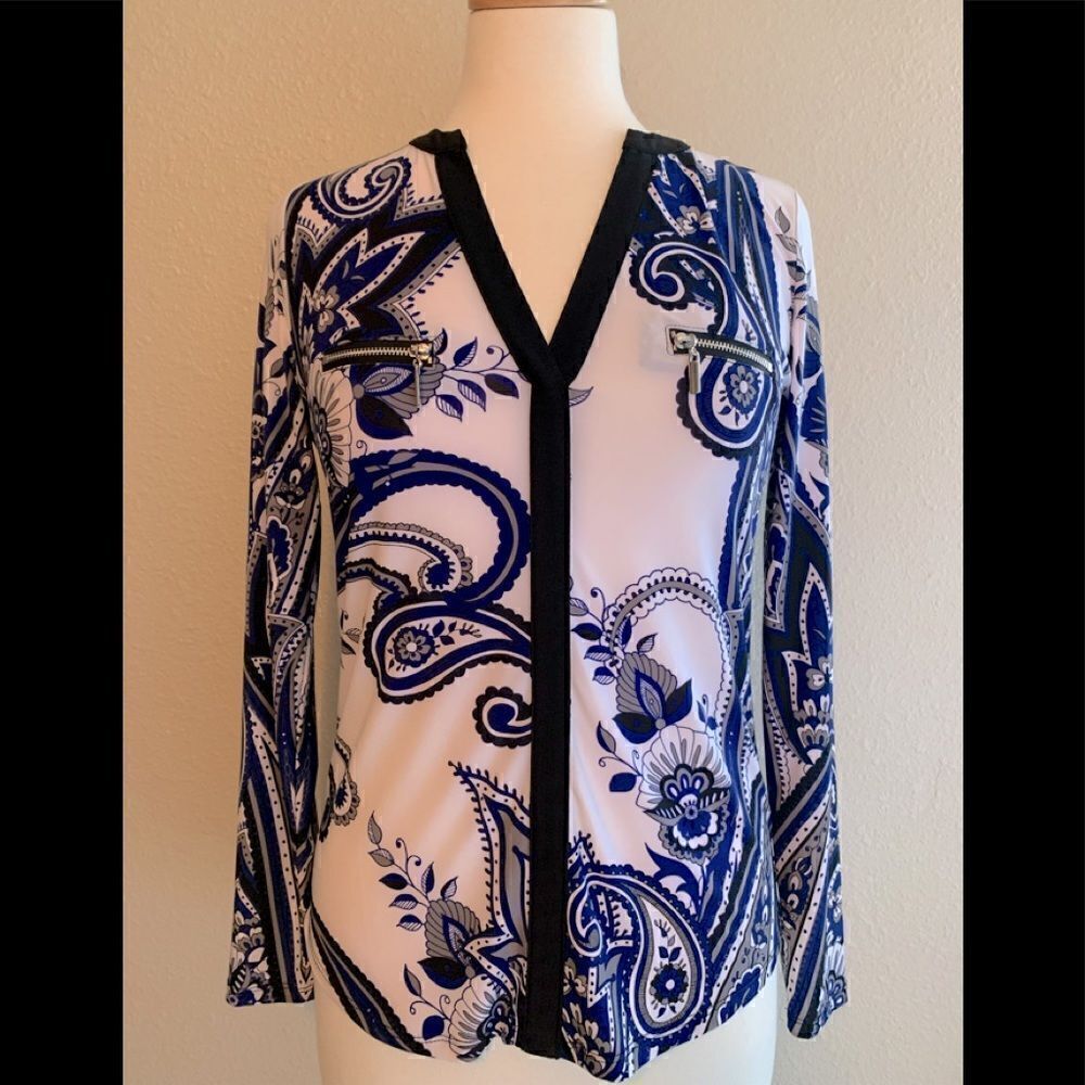 NWT INC paisley v neck top